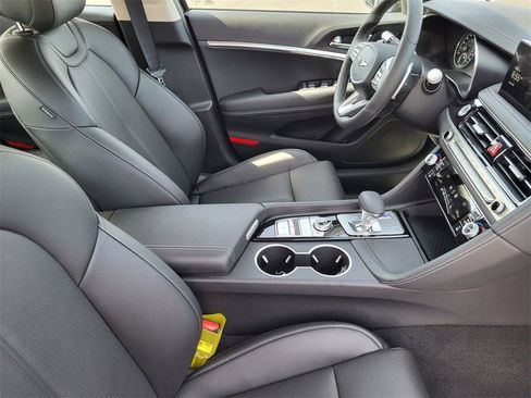 New 2026 Genesis G70 2.5T image 13