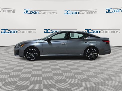 Used 2023 Nissan Altima 2.5 SR image 5
