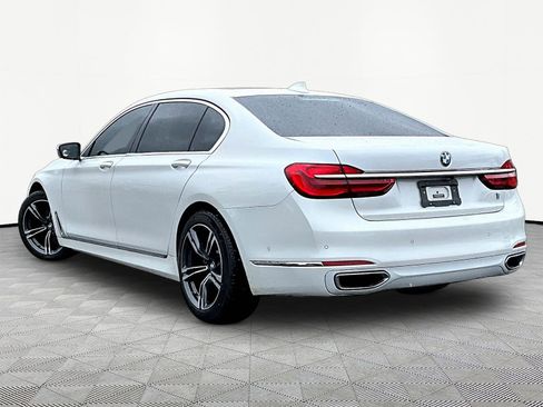 Used 2017 BMW 750i xDrive AWD/4WD image 4