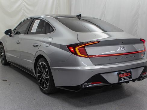 Used 2021 Hyundai Sonata Limited w/ Preferred Accessory Package FWD image 8