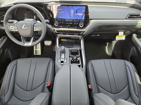 New 2026 Lexus TX 500h AWD image 18