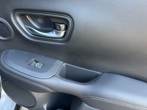New 2026 Honda HR-V EX-L image 37