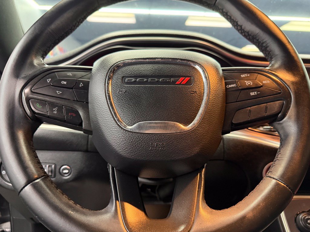 Used 2016 Dodge Challenger SXT RWD image 22