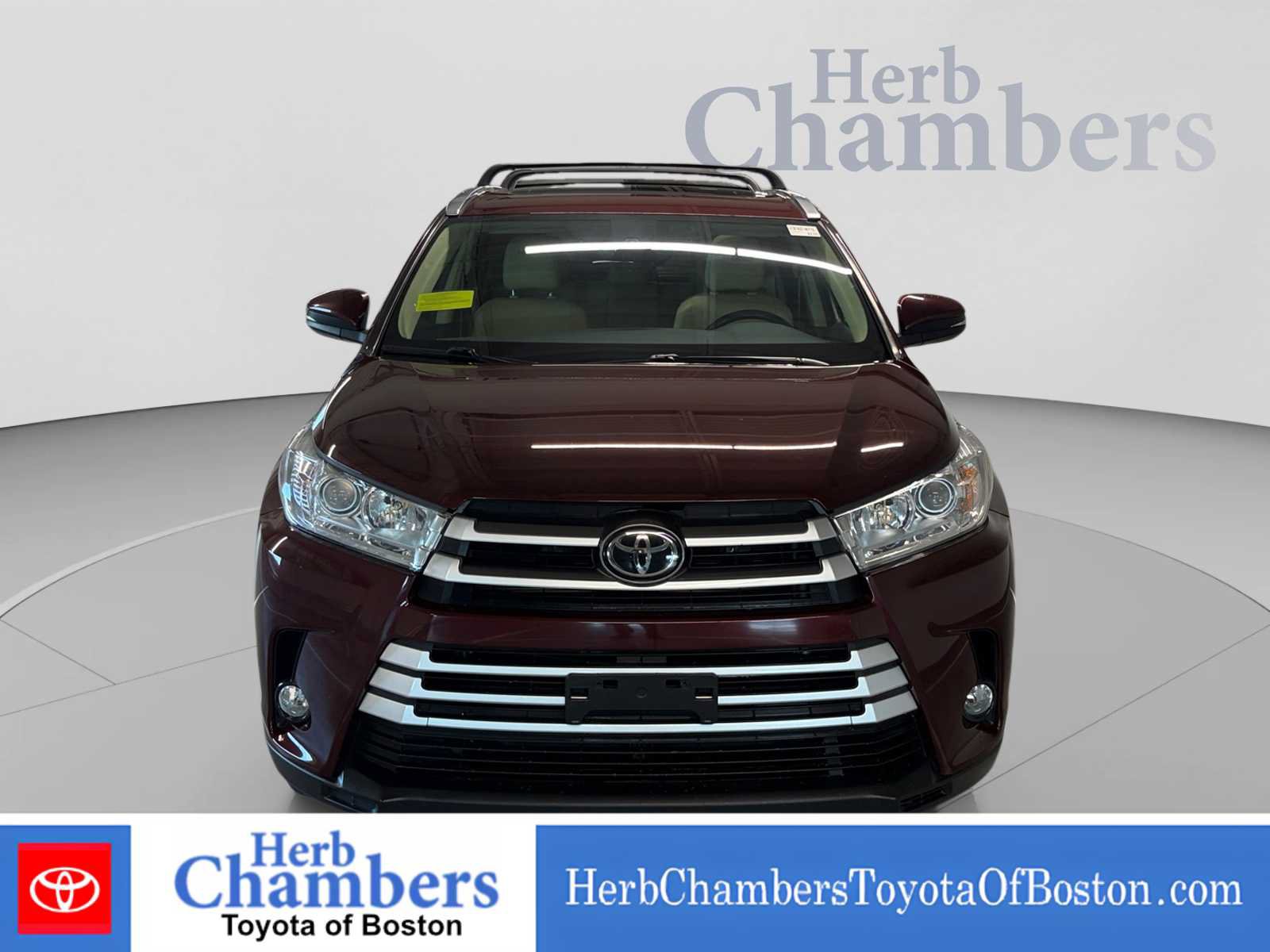 Used 2019 Toyota Highlander XLE AWD/4WD image 2