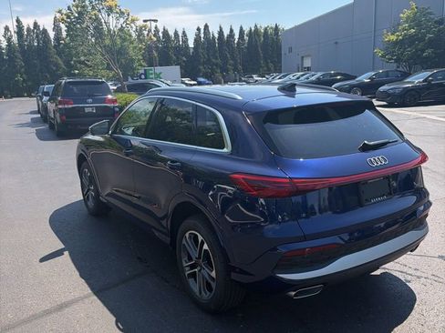 Certified 2025 Audi Q5 Premium w/ Convenience Package AWD/4WD image 8