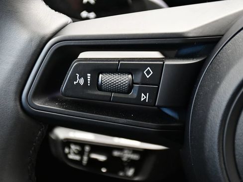 Certified 2025 Porsche Macan 4S Electric AWD/4WD image 29