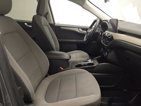 Used 2021 Ford Escape SE w/ SE Sport Appearance Package image 21