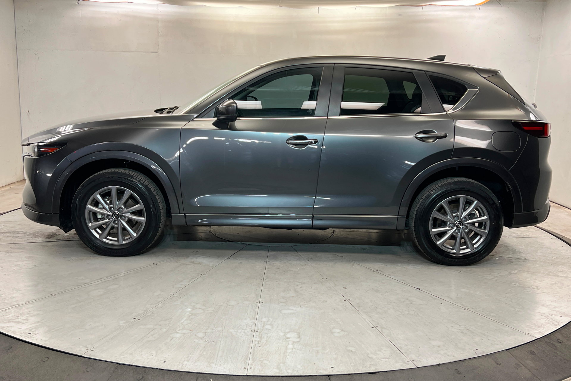 Used 2025 MAZDA CX-5 AWD 2.5 S w/ Preferred Package image 2