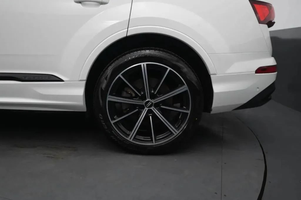 Used 2021 Audi Q7 3.0T Premium Plus w/ Premium Plus Package AWD/4WD image 15