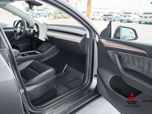 Used 2023 Tesla Model Y Long Range AWD/4WD image 10