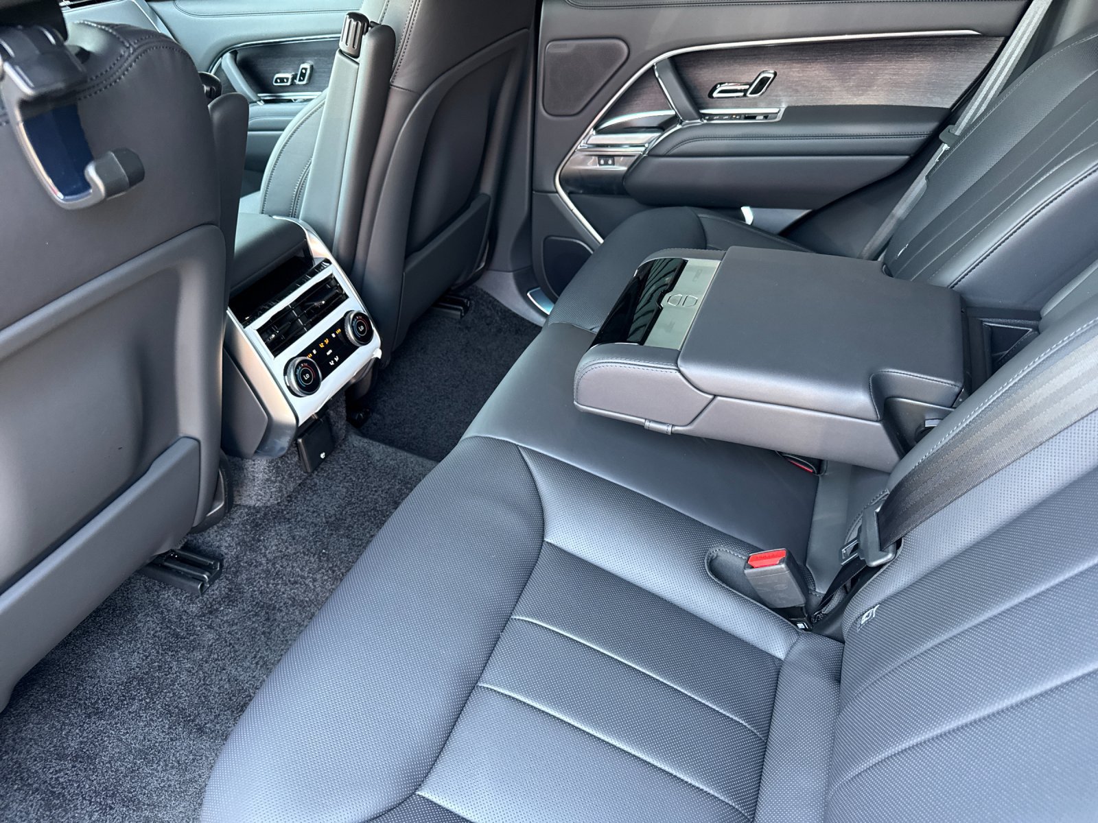New 2026 Land Rover Range Rover SE AWD/4WD image 12