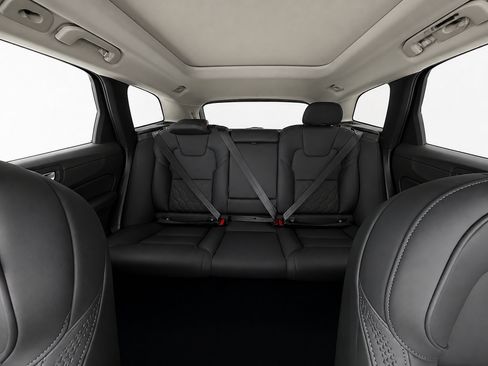 Certified 2026 Volvo XC60 B5 Plus w/ Protection Package Premier AWD/4WD image 10