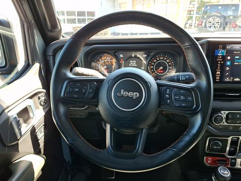 Certified 2024 Jeep Gladiator Mojave AWD/4WD image 20