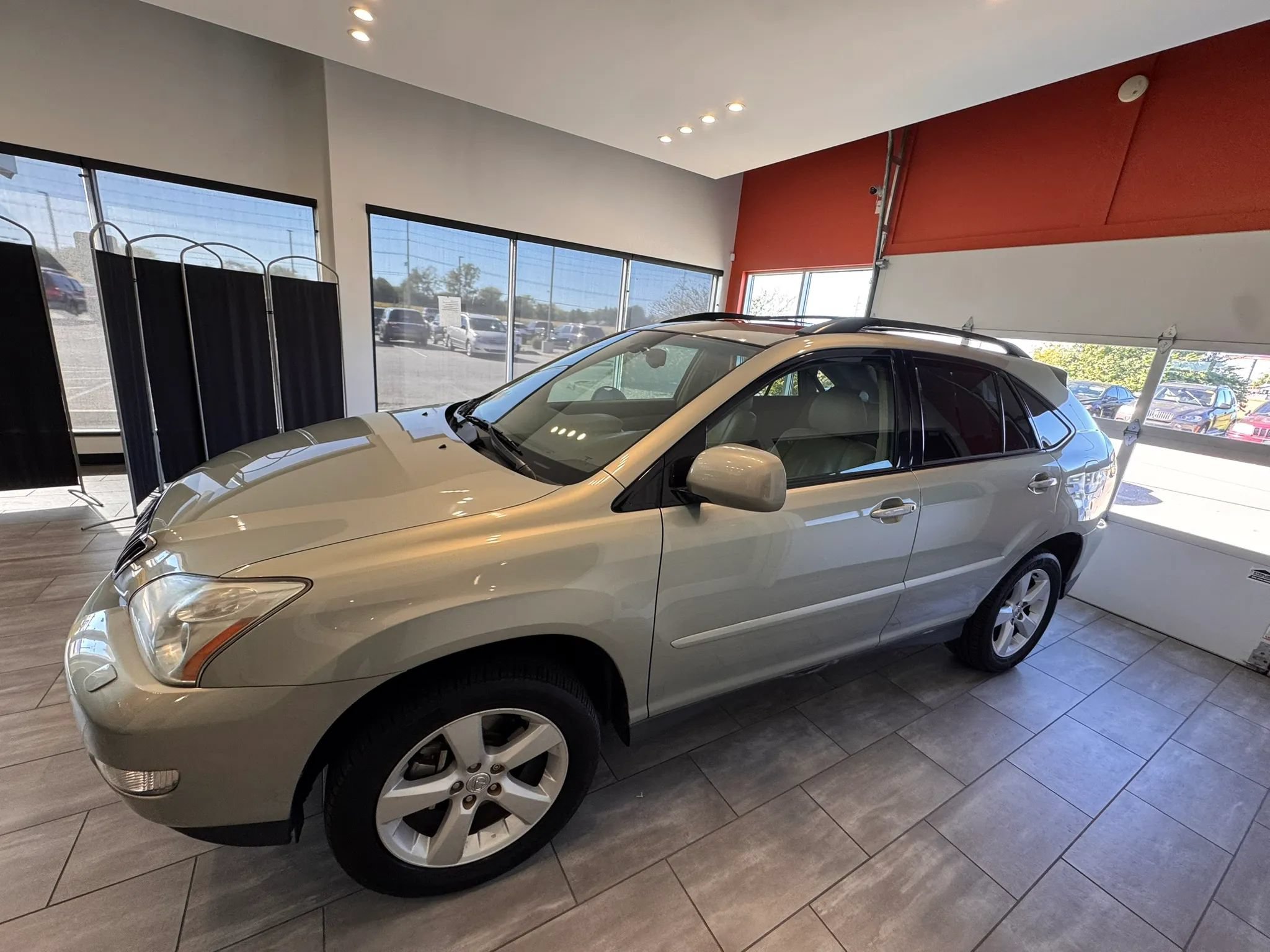 Used 2004 Lexus RX 330 w/ Premium Plus Pkg FWD image 12