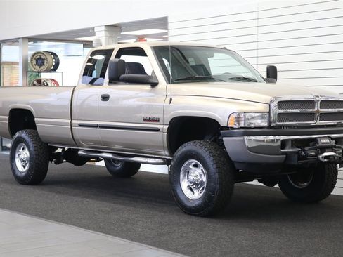 Used 2002 Dodge Ram 2500 Truck 4x4 Quad Cab image 2