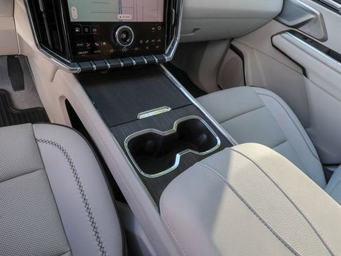 Used 2025 GMC Acadia Denali w/ Super Cruise Package FWD image 21