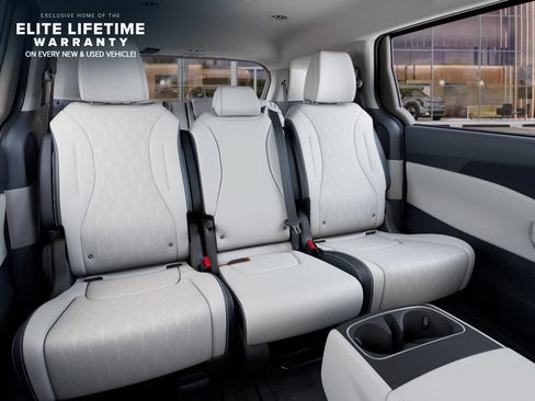 New 2026 Kia Carnival EX FWD image 17