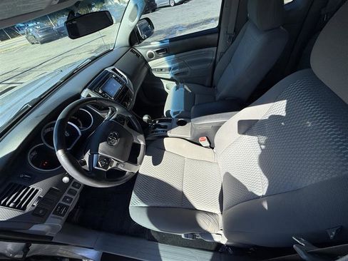 Used 2015 Toyota Tacoma 4x4 Access Cab V6 image 10
