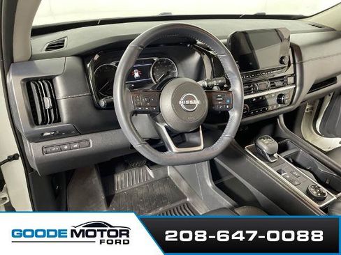 Used 2022 Nissan Pathfinder SL w/ Cargo Package AWD/4WD image 8