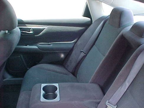 Used 2014 Nissan Altima 2.5 S w/ Display Audio Package FWD image 8