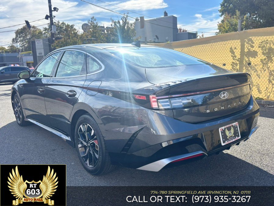 Used 2025 Hyundai Sonata SEL FWD image 4
