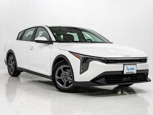 Certified 2025 Kia K4 FWD image 6
