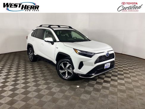 Used 2023 Toyota RAV4 SE image 1