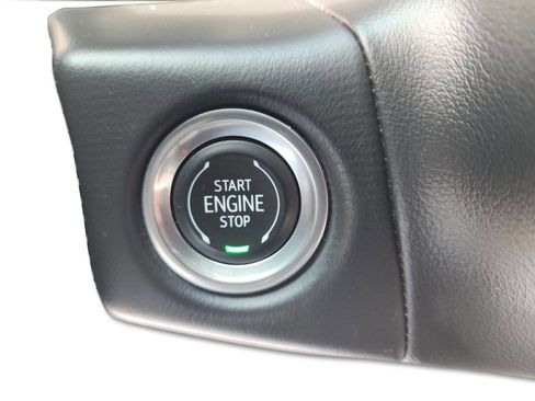 Used 2023 Chevrolet Suburban Premier image 27