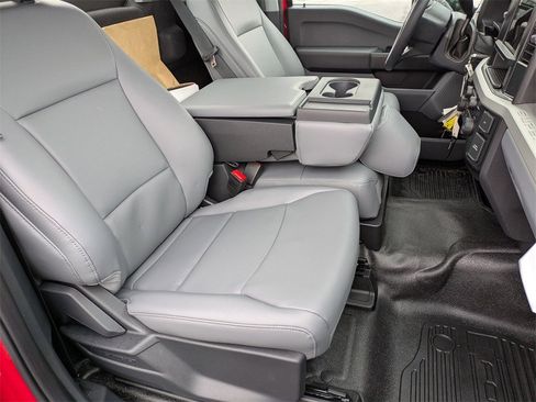 New 2025 Ford F550 4x4 Regular Cab Super Duty image 15