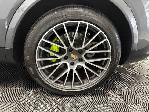 Used 2021 Porsche Cayenne E-Hybrid Coupe image 20