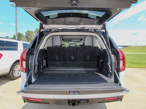 Used 2025 Ford Expedition Active AWD/4WD image 5