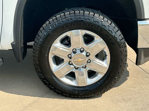 Used 2022 Chevrolet Silverado 2500 LTZ w/ LTZ Convenience Package image 10