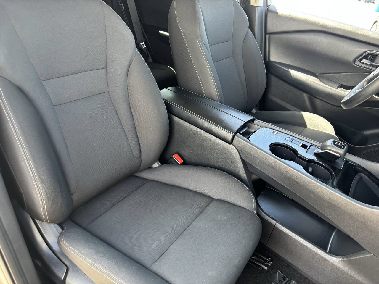 Used 2024 Nissan Rogue S FWD image 8