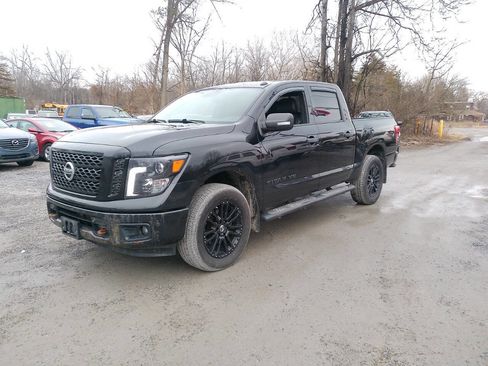 Used 2018 Nissan Titan SL w/ Midnight Edition image 2