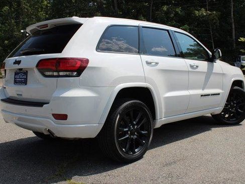 Certified 2022 Jeep Grand Cherokee Laredo X image 5