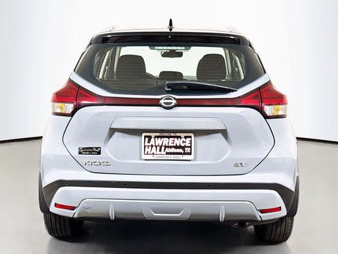 Used 2024 Nissan Kicks SV w/ Interior Electronics Package FWD image 5