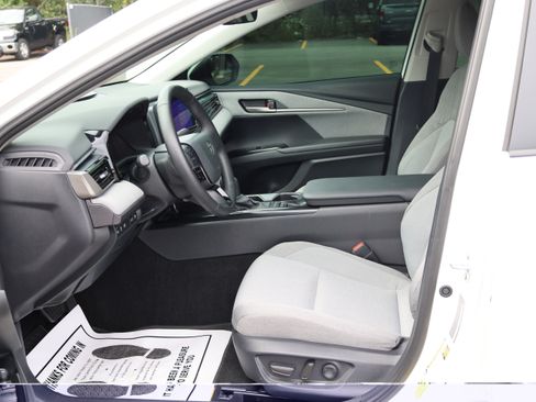 Used 2026 Toyota Camry LE w/ Convenience Package FWD image 20