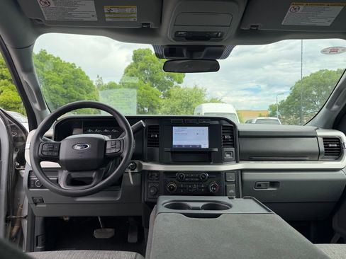 Used 2024 Ford F250 XLT image 11