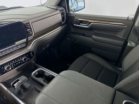 Used 2025 Chevrolet Silverado 1500 LT Trail Boss w/ Convenience Package II AWD/4WD image 25