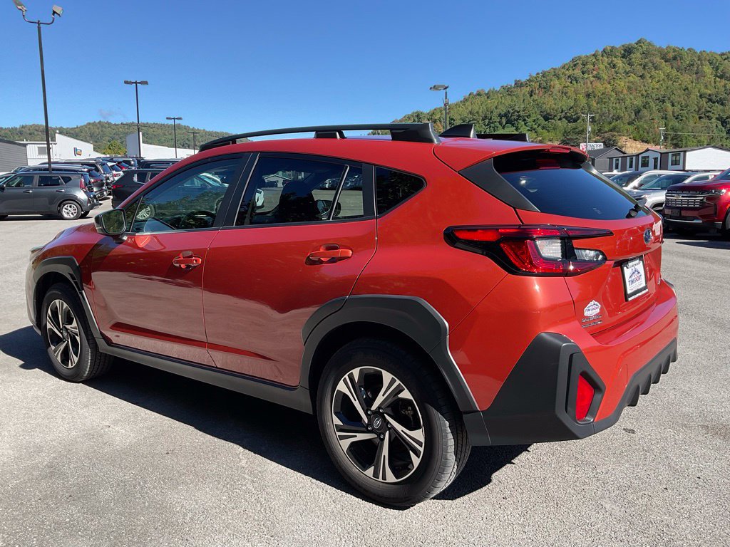 Used 2025 Subaru Crosstrek 2.5i Premium AWD/4WD image 4