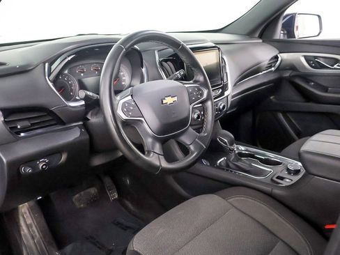 Used 2023 Chevrolet Traverse LT w/ Rear Camera Mirror Package image 27