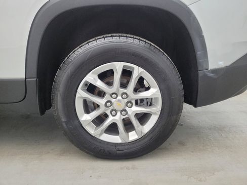 Used 2022 Chevrolet Traverse LS FWD image 31