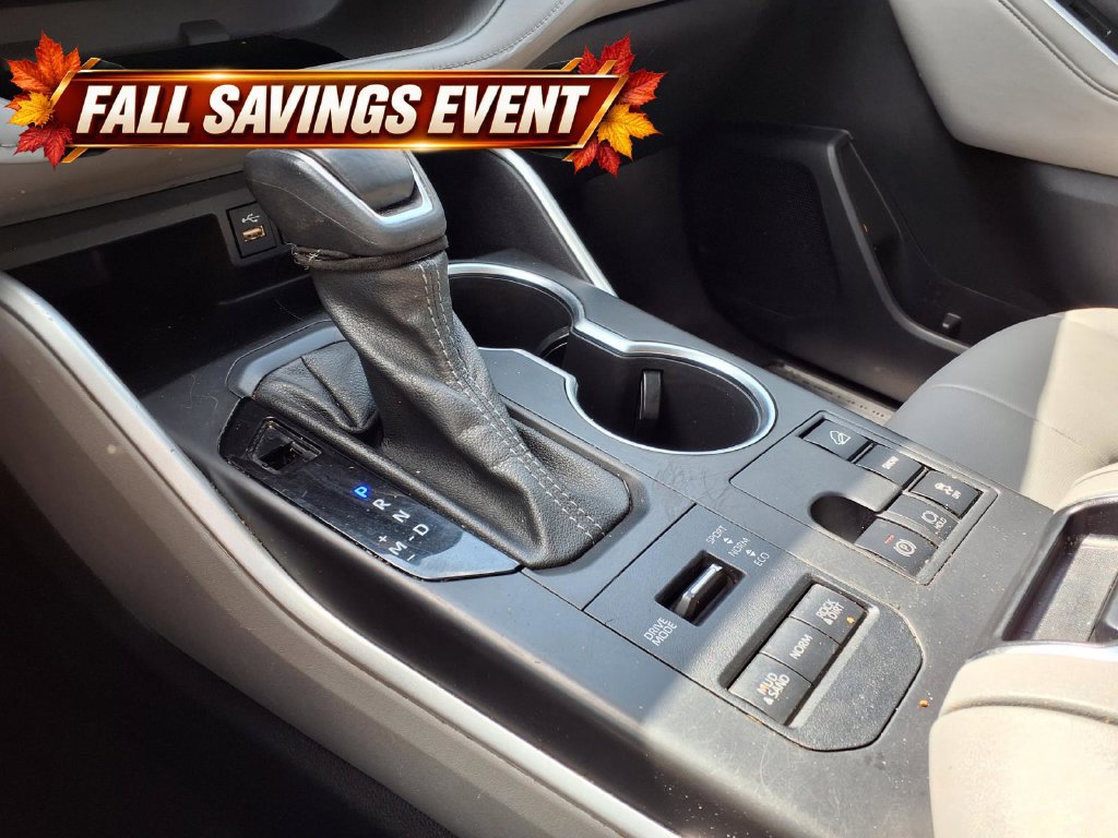 Used 2023 Toyota Highlander XLE AWD/4WD image 22