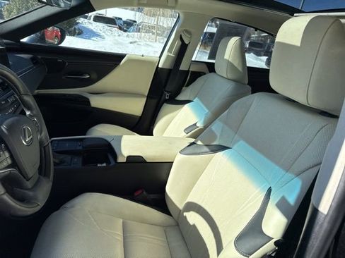 Used 2022 Lexus ES 350 Ultra Luxury w/ Accessory Package 2 image 23