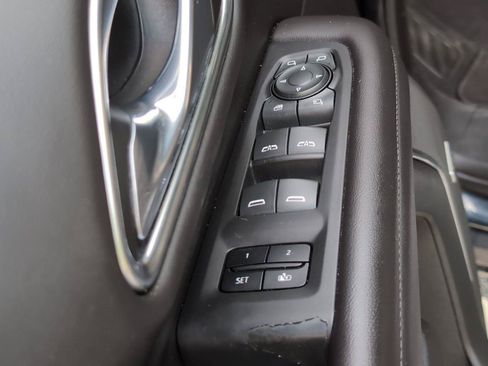 Used 2021 Chevrolet Tahoe Z71 w/ Z71 Signature Package AWD/4WD image 21