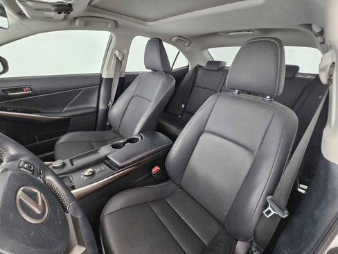 Used 2019 Lexus IS 300 image 21