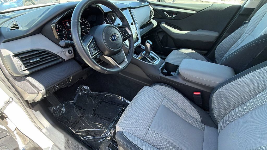 Used 2024 Subaru Outback Premium AWD/4WD image 10