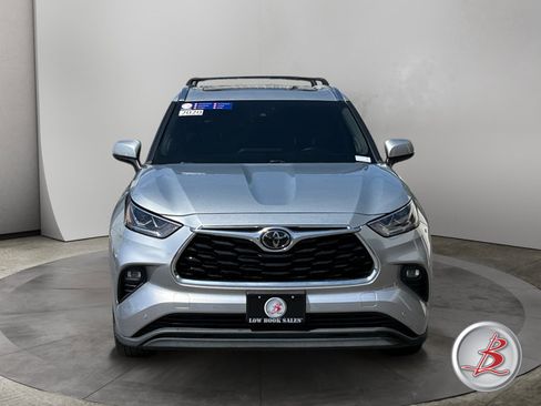 Used 2020 Toyota Highlander Limited AWD/4WD image 2