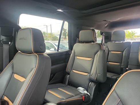 Used 2024 GMC Yukon AT4 w/ Technology Package image 15