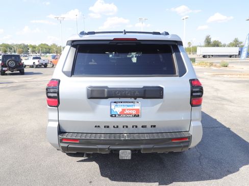 Used 2025 Toyota 4Runner SR5 image 7